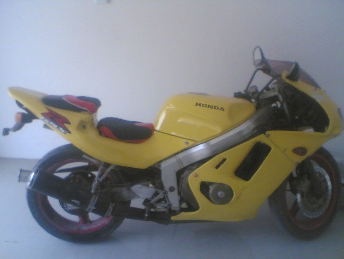 转让:本田跑车250cc,5500元(实物图)-摩托车\/电