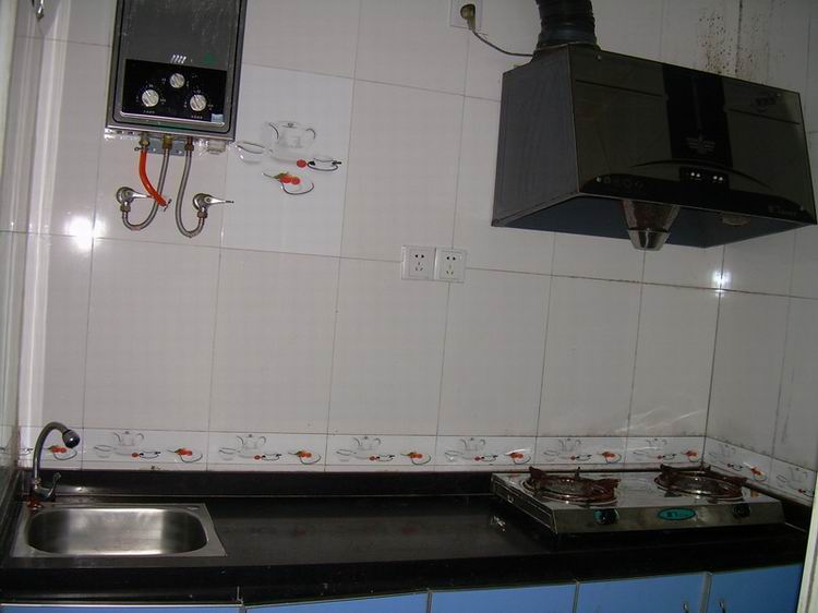 转让新源文明苑车库改装单间27.32平方9.8万-