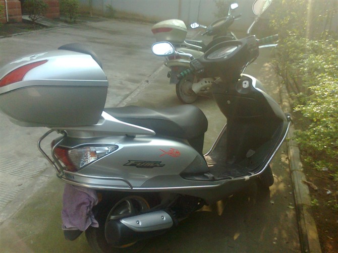 9成新本田踏板摩托车,5800元包过户(实物图)-摩