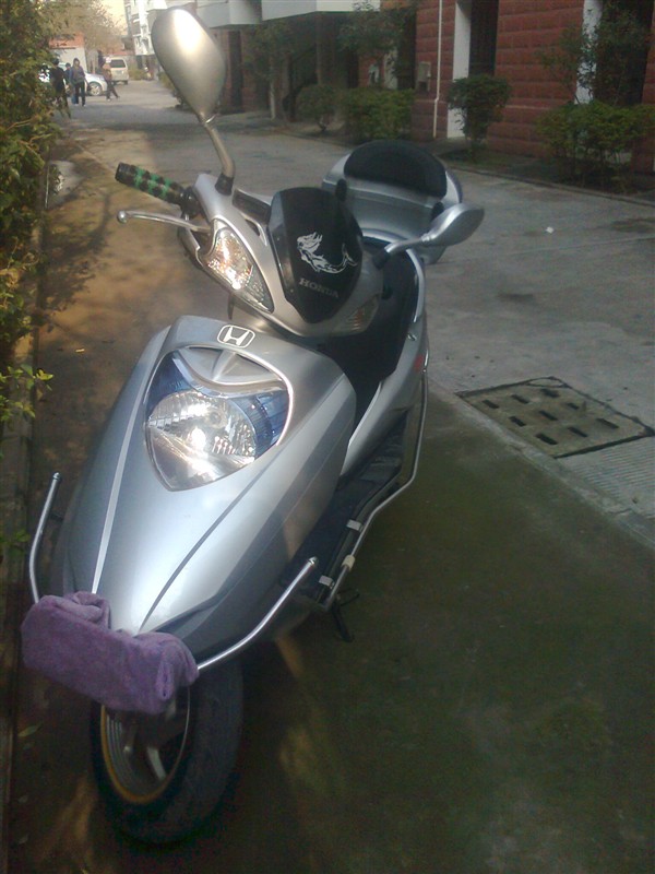 9成新本田踏板摩托车,5800元包过户(实物图)-摩