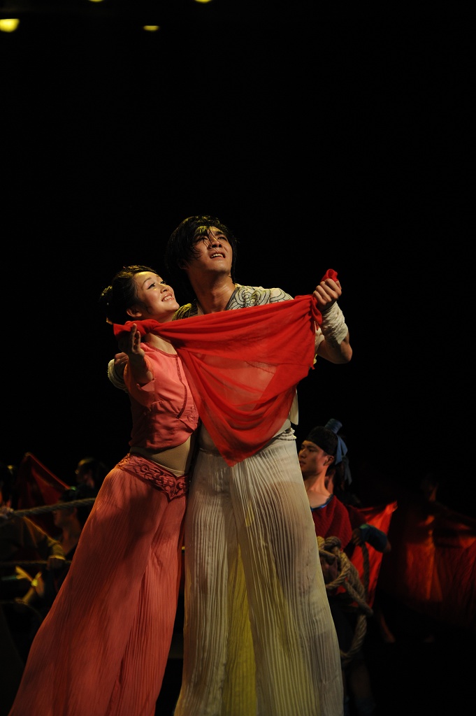 万轮鲨76\/2.8镜头 -- D3s+电影头拍的舞台照,百