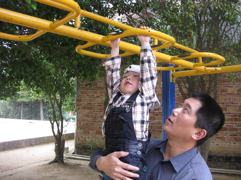 感恩父亲节晒宝宝和爸爸最令人感动的画面-