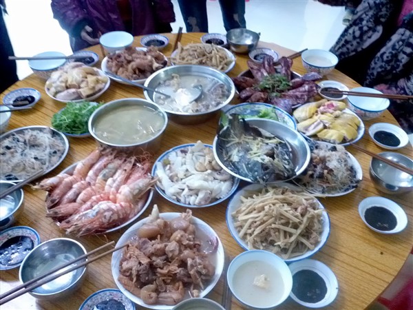 家庭聚餐全海鲜宴——华丽丽的大虾,我的饭碗只能容得下一只!