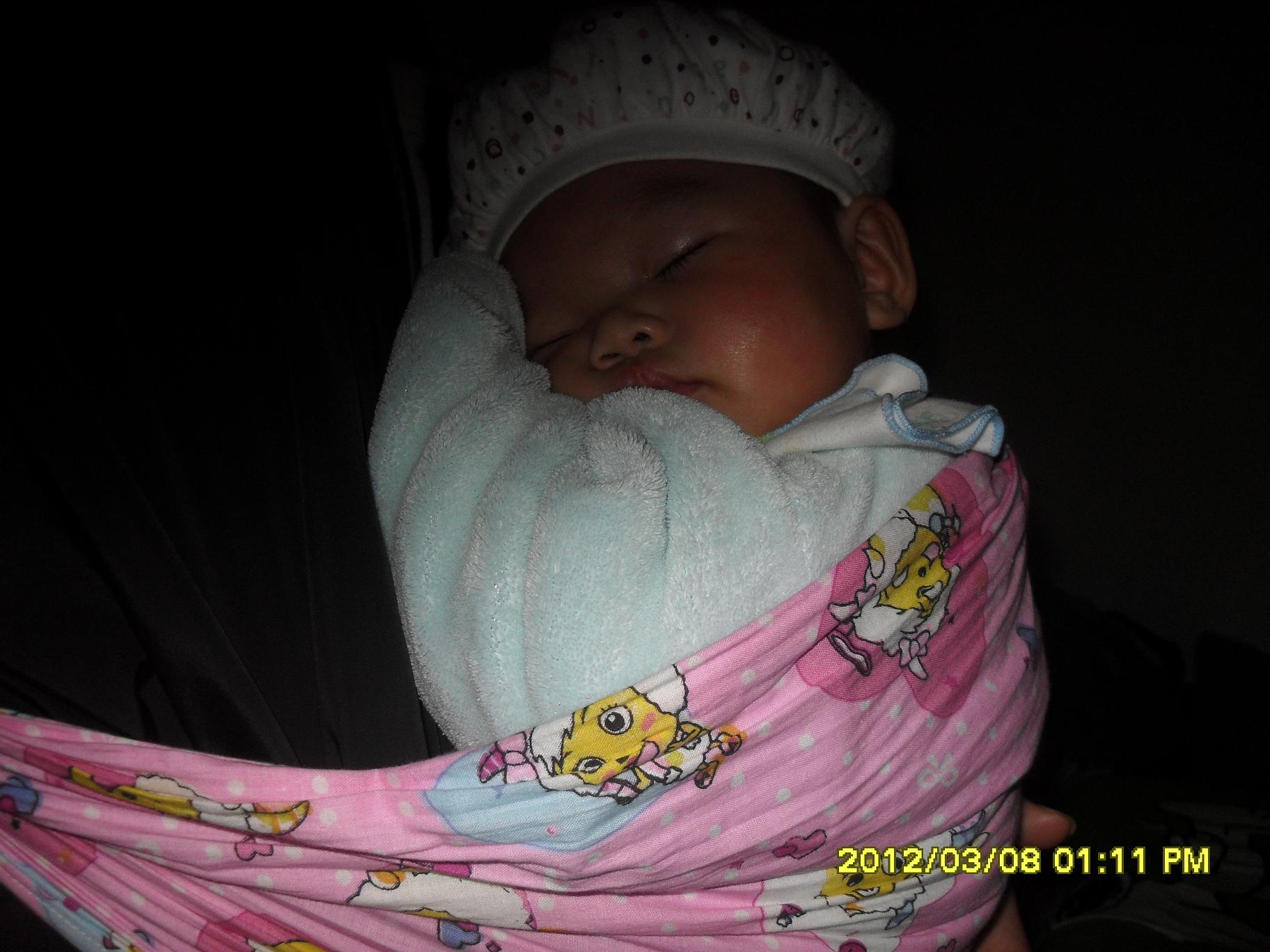 三八节,女人放假,男人使出全身解数照顾宝宝。