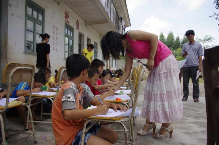 北海民间志愿者协会绘画下乡支教项目创想20