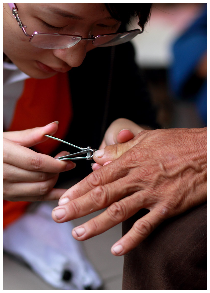 [总结]:用心体会,关爱老人--建兴义工团之20121