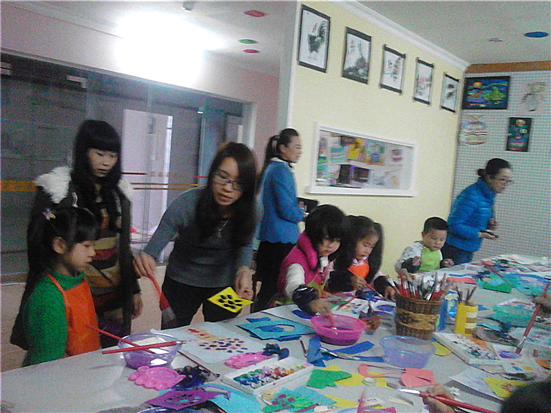 专业少儿美术培训基地亿朵童画画室长期招收4