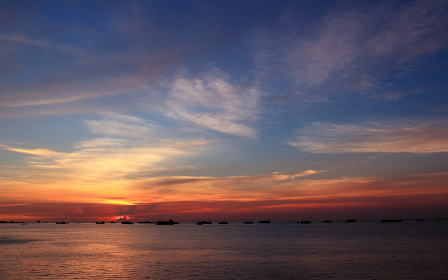 (烧酒杯)镜头里的北海-----外沙夕阳