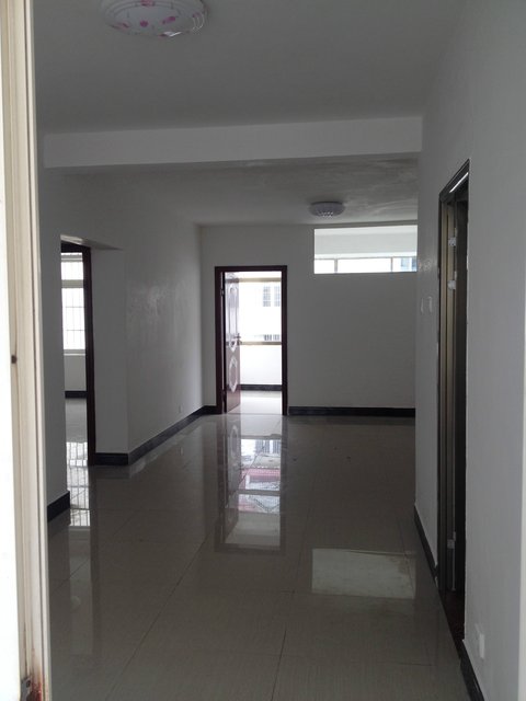 急售四川路与重庆路交汇(自来水公司宿舍)2楼