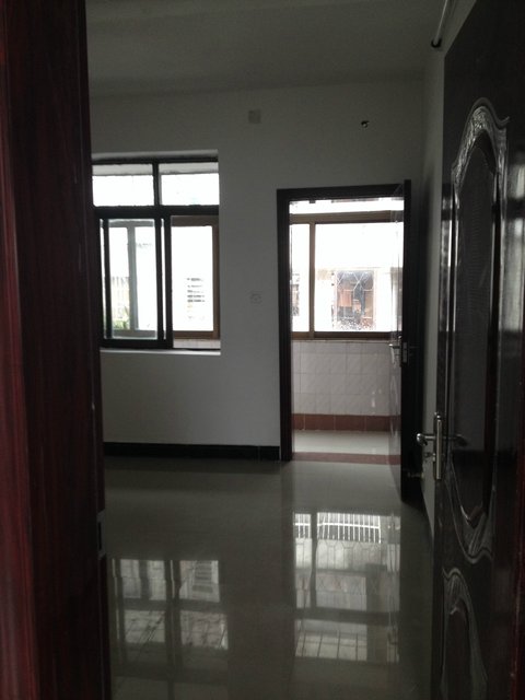 急售四川路与重庆路交汇(自来水公司宿舍)2楼