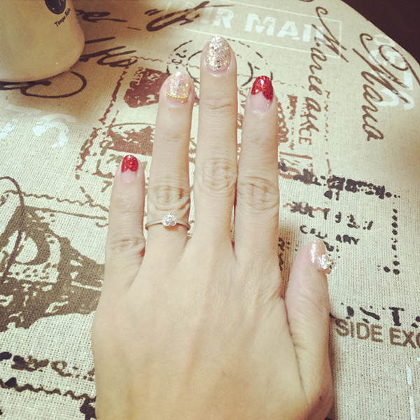 要拍婚纱照啦,新做了一双Bling-Bling的美甲!-霓