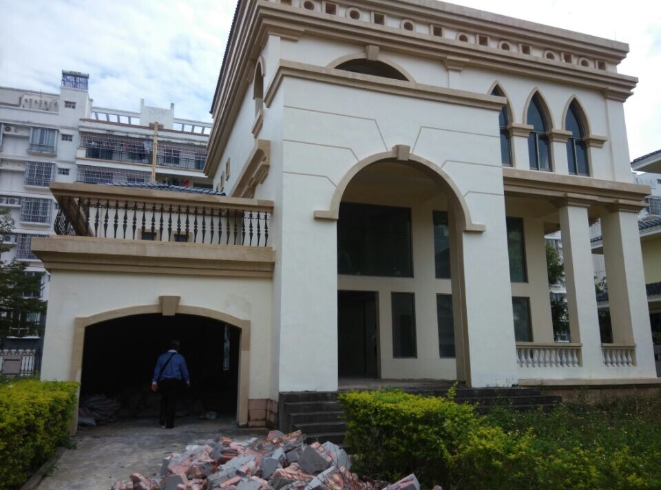 美欧庭园超大花园独体别墅超低价急售-二手房