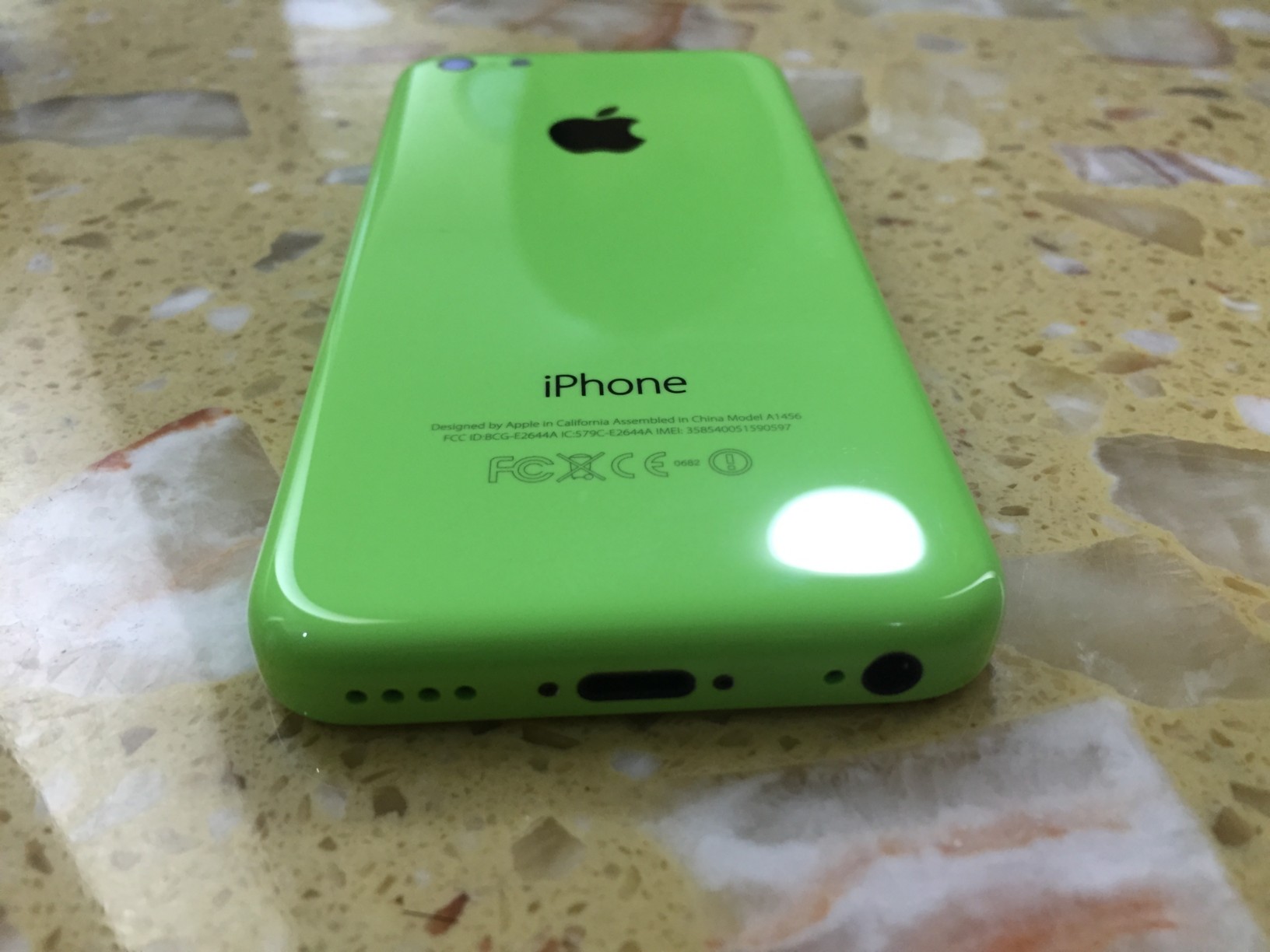 帮朋友出一台好成色IPHONE5C ~电信卡用~-手