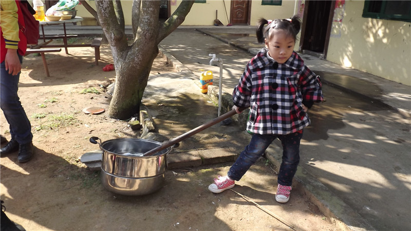 【总结】冬日东村敬老院服务--志愿者生日与老