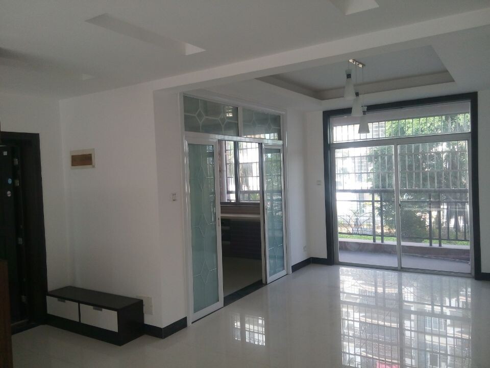 公务员小区 亏本十万精装修零公摊178坪送22