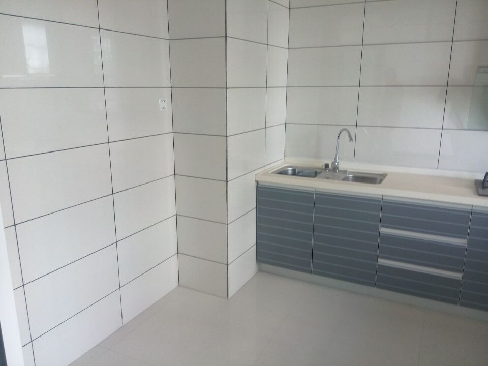 广东南路公务员小区 步梯二楼零公摊178坪送2