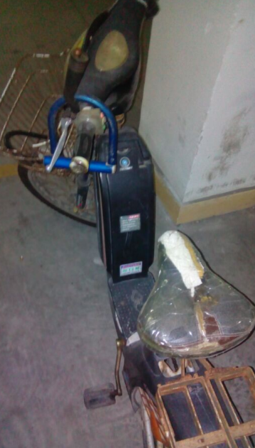 转让电动自行车一台.冲满电能跑30公里左右.4