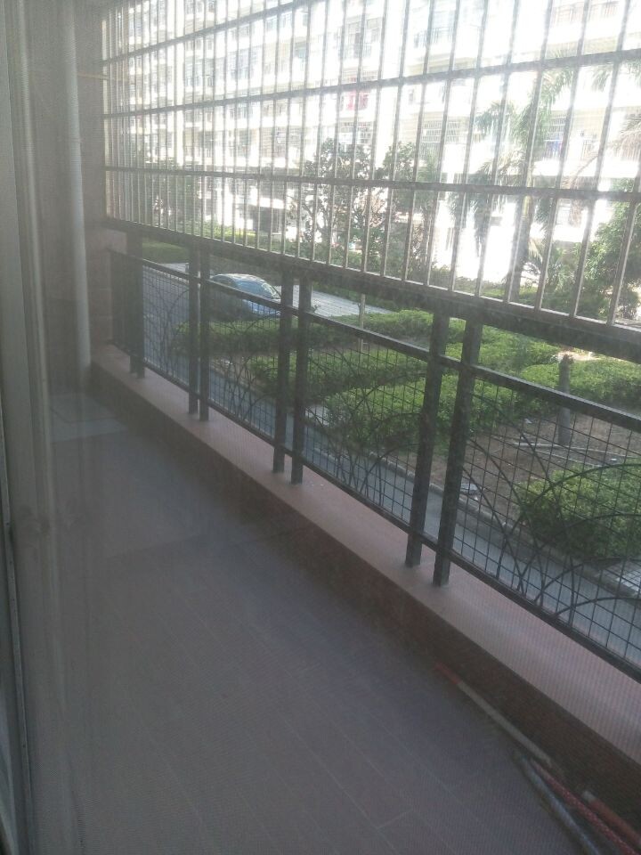 公务员小区 步梯二楼零公摊178坪送22坪车库