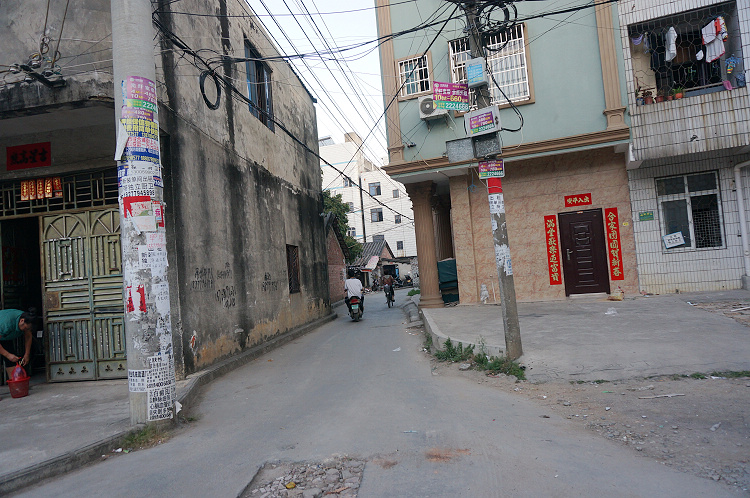 开不进消防车的其仓村,住这种地方也是蛮危险