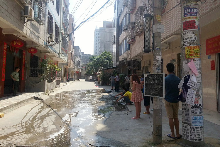 开不进消防车的其仓村,住这种地方也是蛮危险