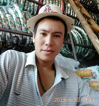 写一篇自我介绍写出兴趣脾气,爱好,特长,家庭情