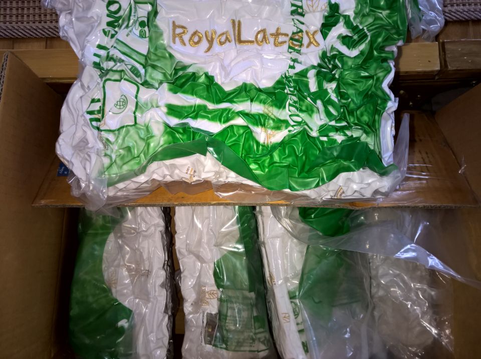 现货正品泰国royal latex乳胶枕头,床垫(需预定),有意者可联系