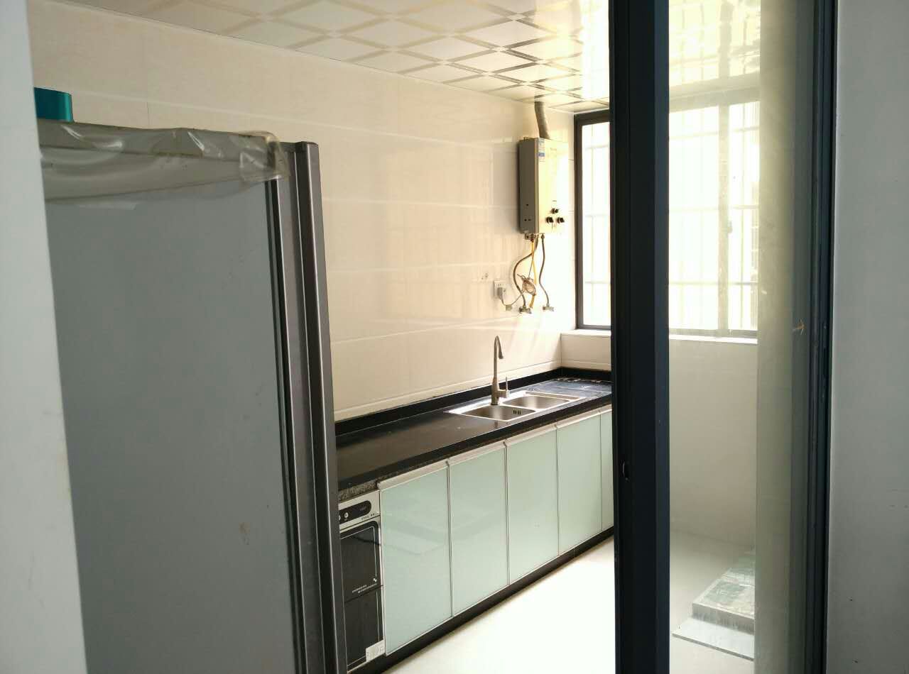 亏亏本出售星海名城电梯6楼100平3房2厅2卫精