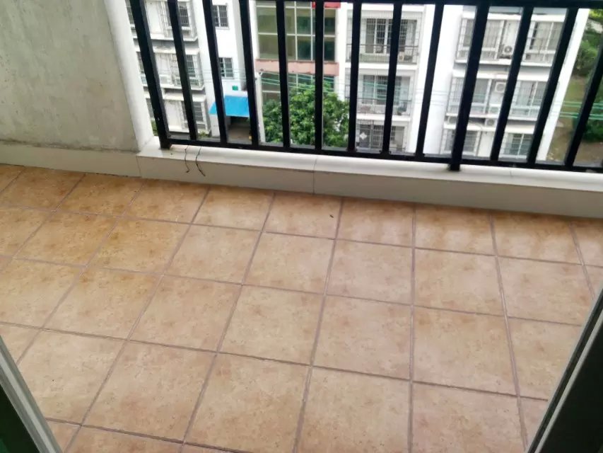 上海路09年小区复式楼 4房2厅3卫 南北通透 新