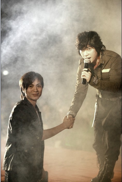 台湾歌星邰正宵歌迷见面演唱会昨晚在北海香格