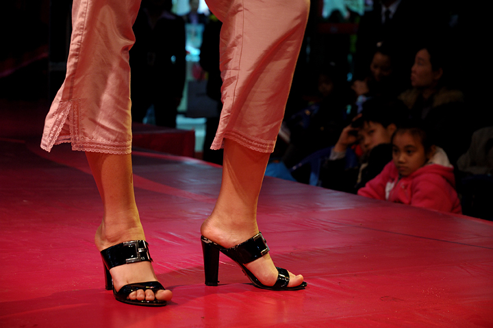 魅力绽放---曼妮芬&伊维斯时尚内衣秀-镜头里