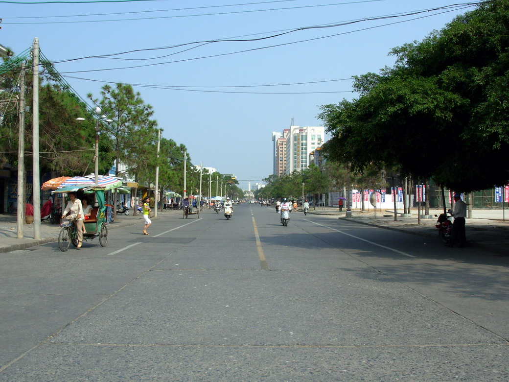 长青路的路灯换了总比不换的好(组图)