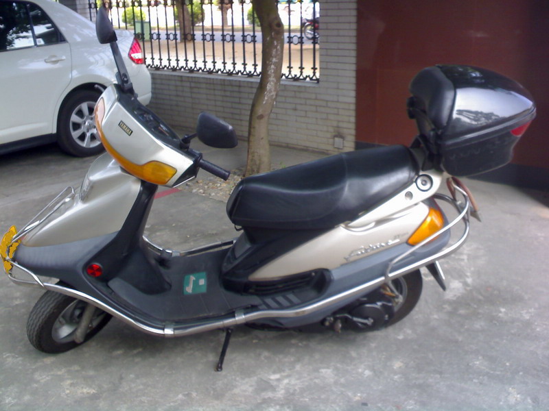 转让:2000年雅马哈踏板车一辆,4500元-摩托车