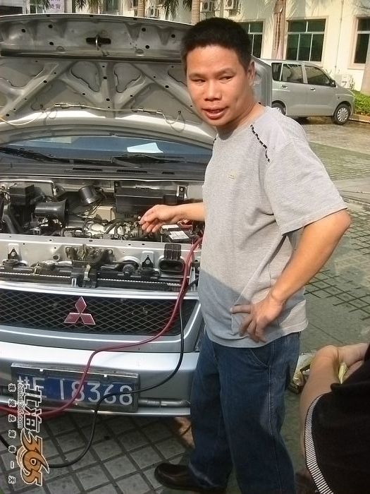 哈飞的新车友一修哥,这次出远行立了大功,他帮一路宝车主解决高清图片