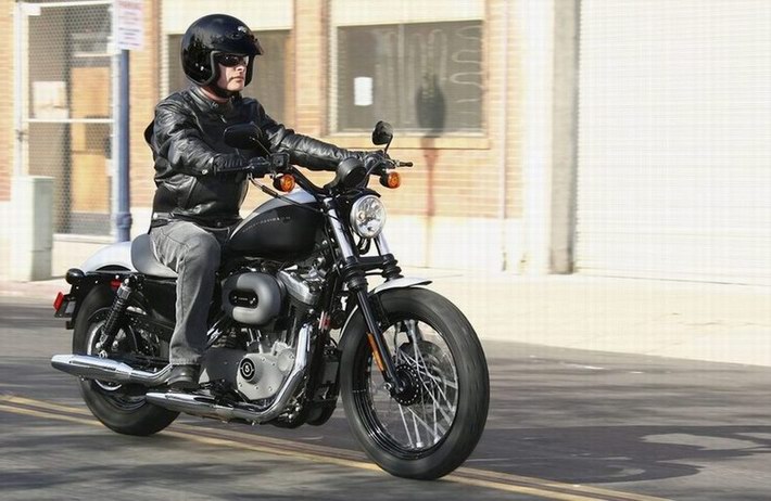 本田经典大风冷单缸复古街车--CB400SS-摩托