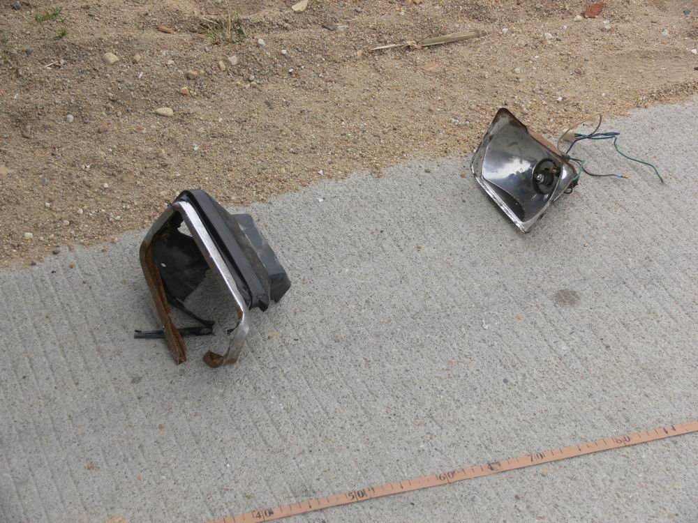 今晨七至八点在石湾路段发生车祸--一摩托车与