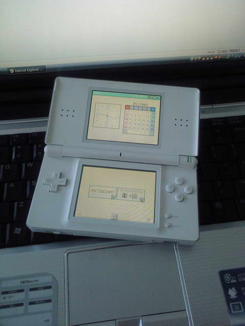 转让:双屏触摸白色任天堂NDSL游戏机全套或换