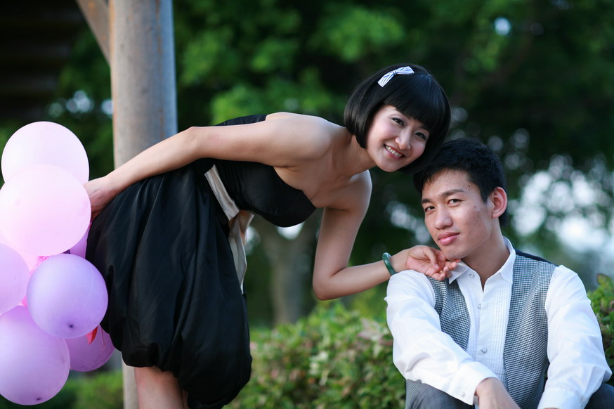 结婚时幸福的瞬间依然历历在目~嘿嘿!秀秀猫猫