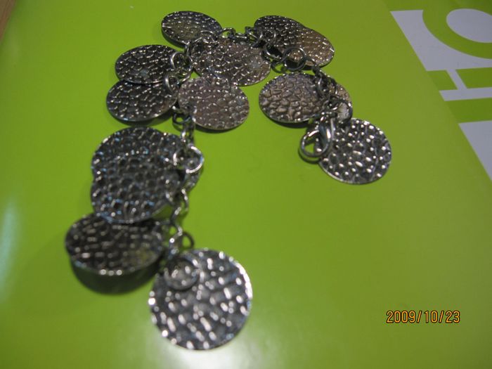 不喜欢走卡哇伊路线,就是爱另类、个性、帅气