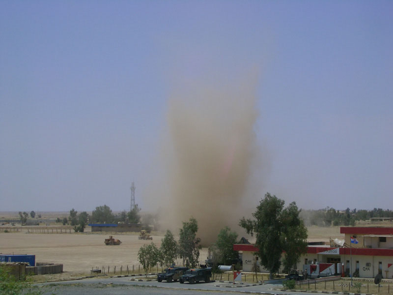伊拉克见闻-龙卷风 (小累在伊拉克发回的图片)