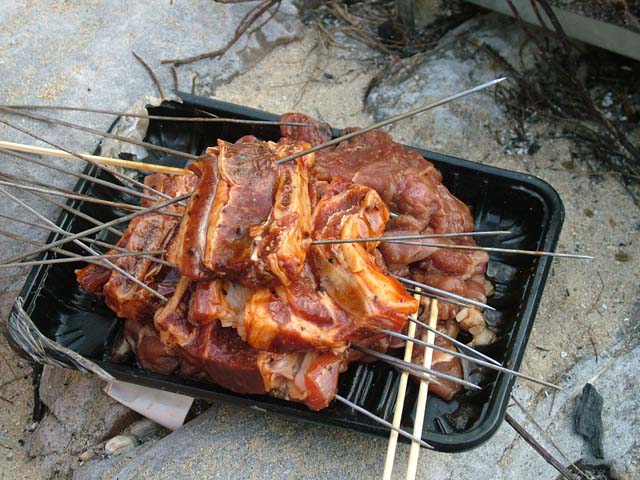 帅哥美女+自行车+冠头岭烧烤-星晨户外-北海365网(beihai365.com)