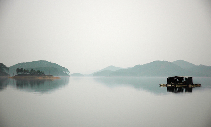帖子 蓝海水 原帖由 水鱼同情 于 2010-3-23 12:29 发表 小江水库!