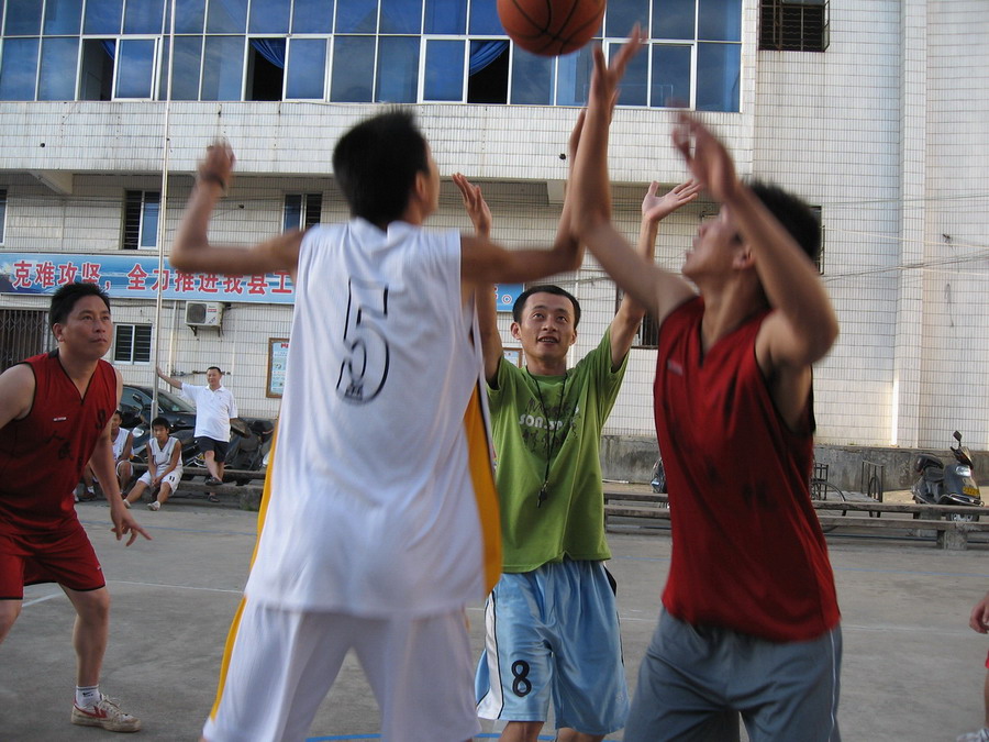 珠乡兰球友谊赛:合浦人民医院-总江街-运动健身