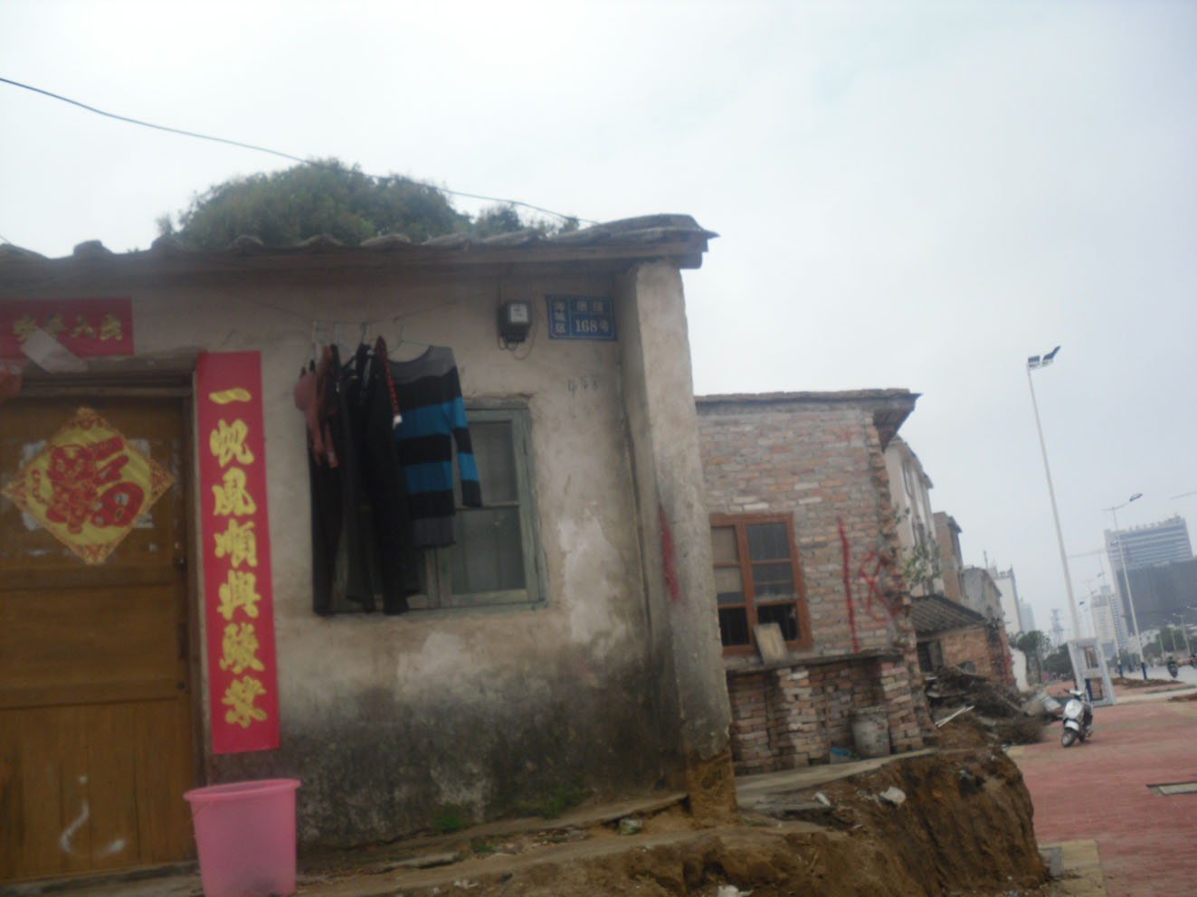 低价转让平房黄金铺面一线地,可接收中介。-二