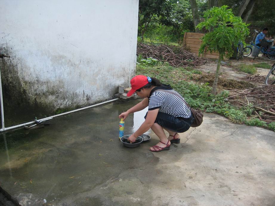 今天(5月10日)去龙谭敬老院献爱心活动的照片