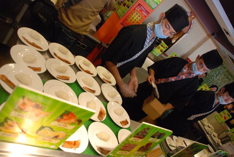 海鲜寿司街县民比赛_海鲜寿司街道最佳布局_海鲜寿司街比赛(2)