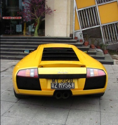 北海街头兰博基尼~帅呆了,酷毙了~