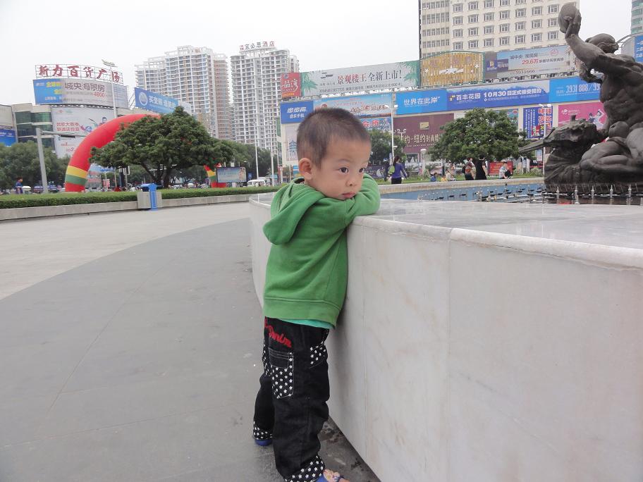 一年后的今天,你们都还好吗?帅气的童童。文静