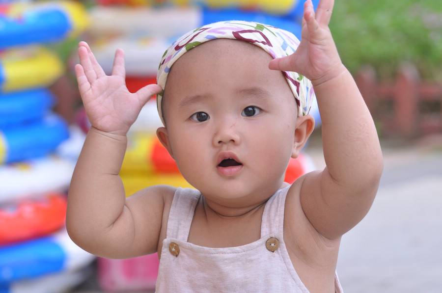 关于<em>宝宝</em>的<em>头发</em>是留长还是剪短?懒妈决定--<em>2岁</em>