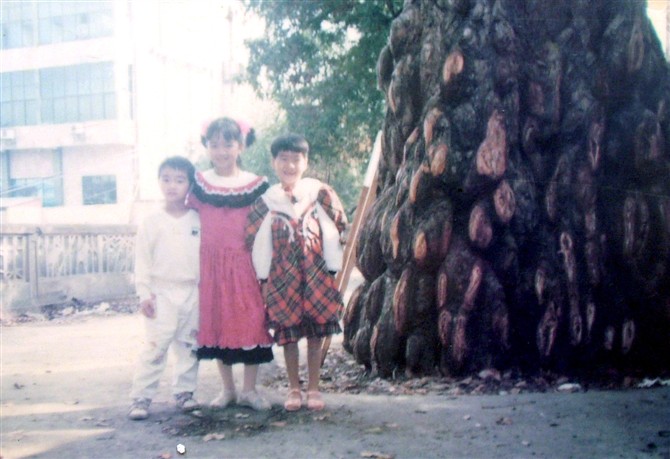 晒晒<em>我的童年</em>--<em>兄弟姐妹</em>多就是好-照片里的故事