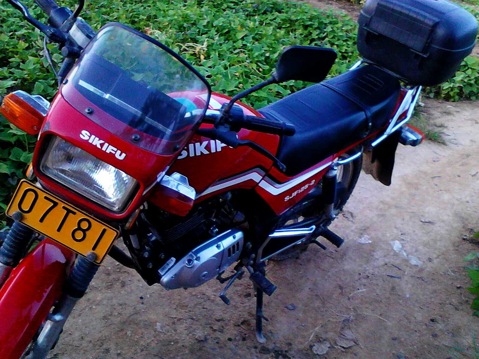 转红色铃木款摩托车,3000元-摩托车\/电动车-北